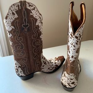 Beautiful boots. By Old Gringo. Leather and hair